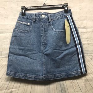 Junior light wash jean skirt